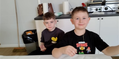 Powiększ grafikę: Klasa 1a w pracowni kulinarnej.