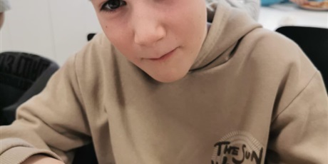 Powiększ grafikę: 3a-zamienila-sie-w-prawdziwych-malych-kucharzy-677745.jpg