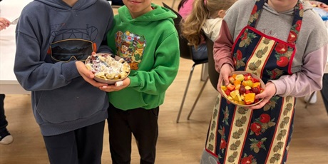 Powiększ grafikę: Uczniowie podczas zajęć