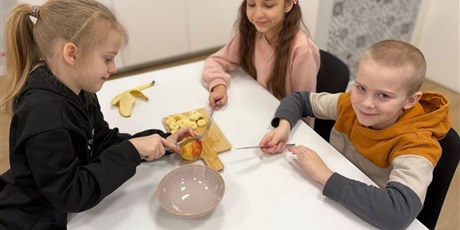 Powiększ grafikę: Uczniowie podczas zajęć