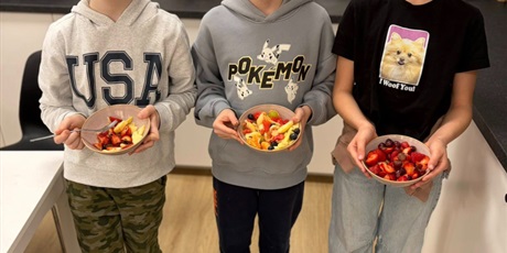 Powiększ grafikę: Uczniowie podczas zajęć