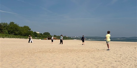 Powiększ grafikę: Klasa 6a na plaży