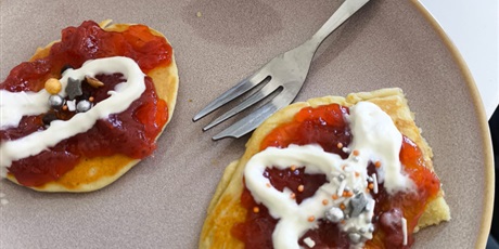 Powiększ grafikę: Uczniowie podczas zajęć