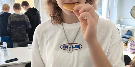 Powiększ grafikę: Uczniowie podczas zajęć