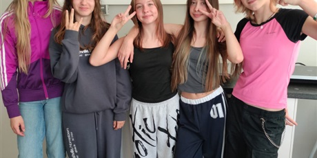 Powiększ grafikę: Uczniowie podczas zajęć