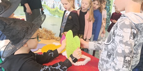 Powiększ grafikę: Wróżby andrzejkowe w zerówce