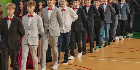 Powiększ grafikę: Bal 8 klas