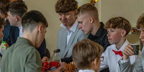 Powiększ grafikę: Bal 8 klas