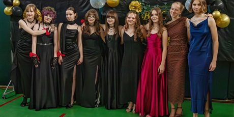Powiększ grafikę: Bal 8 klas
