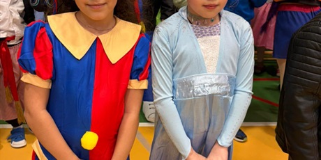 Powiększ grafikę: Bal karnawałowy w klasach młodych