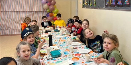 Powiększ grafikę: bal-karnawalowy-669374.jpg