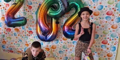 Powiększ grafikę: bal-karnawalowy-669378.jpg