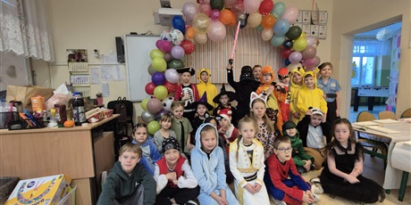 Powiększ grafikę: bal-karnawalowy-669382.jpg