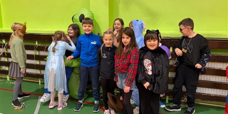 Powiększ grafikę: bal-karnawalowy-669388.jpg