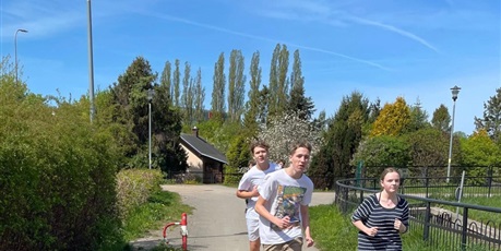 Powiększ grafikę: Udział uczniów w biegu.