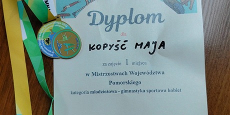 Powiększ grafikę: Dyplom uczennicy