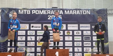 Powiększ grafikę: Rysiu na podium
