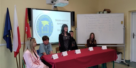 Powiększ grafikę: Debata przedwyborcza.