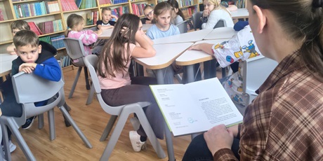 Powiększ grafikę: Zajęcia biblioteczne