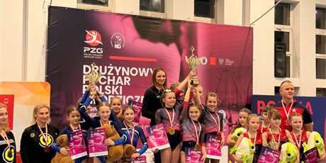 Powiększ grafikę: Dziewczyny podczas zawodów