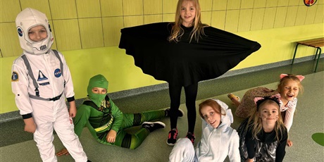 Powiększ grafikę: Dzień Postaci z Bajek w klasach 1-3