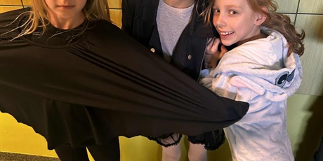 Powiększ grafikę: Dzień Postaci z Bajek w klasach 1-3