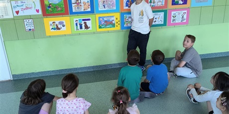 Powiększ grafikę: Dzieci podczas zajęć