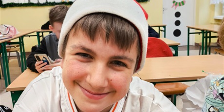 Powiększ grafikę: Dzień świątecznego swetra