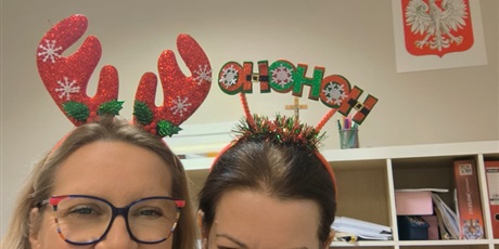 Powiększ grafikę: Dzień świątecznego swetra