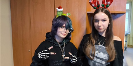 Powiększ grafikę: Dzień świątecznego swetra