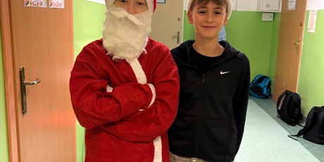 Powiększ grafikę: Dzień świątecznego swetra