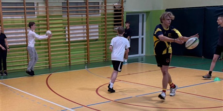 Powiększ grafikę: Zajęcia sportowe z niezwykłymi sportsmenkami.