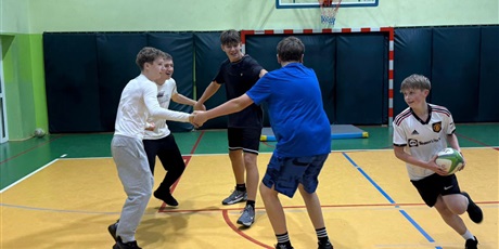 Powiększ grafikę: Zajęcia sportowe z niezwykłymi sportsmenkami.