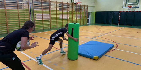 Powiększ grafikę: Zajęcia sportowe z niezwykłymi sportsmenkami.