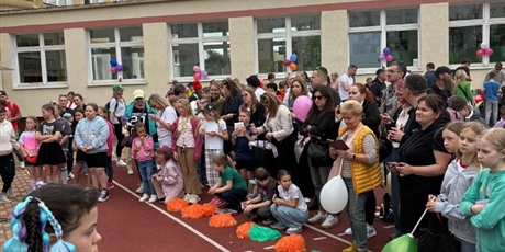 Powiększ grafikę: festyn-rodzinny-w-naszej-szkole-620279.jpg
