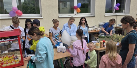 Powiększ grafikę: festyn-rodzinny-w-naszej-szkole-620309.jpg