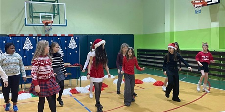 Powiększ grafikę: Festyn świąteczny w naszej szkole