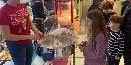 Powiększ grafikę: Festyn świąteczny w naszej szkole