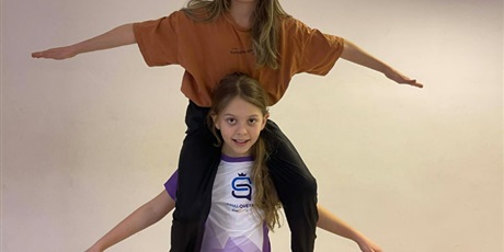 Powiększ grafikę: Uczennice podczas zajęć