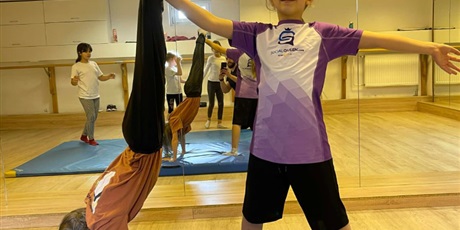 Powiększ grafikę: Uczennice podczas zajęć