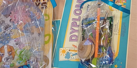 Powiększ grafikę: Wręczanie nagród i dyplomów