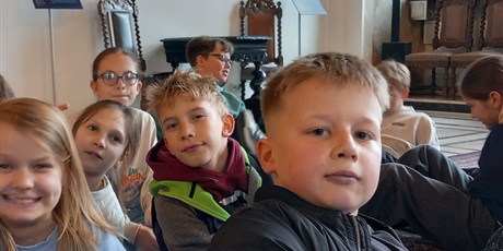Powiększ grafikę: Klasa 4b na wycieczce