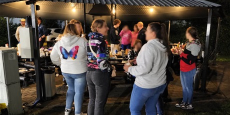 Powiększ grafikę: Integracyjne ognisko klasy 4a