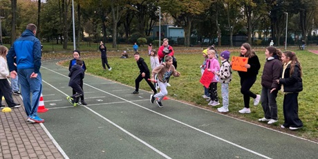 Powiększ grafikę: Sztafetowe biegi klas 1-3