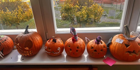 Powiększ grafikę: Jesienny pokaz mody w klasach 1-3.