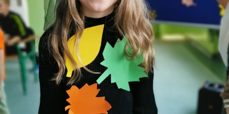 Powiększ grafikę: Jesienny pokaz mody w klasach 1-3.