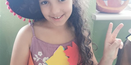 Powiększ grafikę: Jesienny pokaz mody w klasach 1-3.