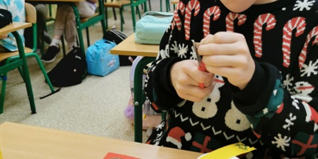 Powiększ grafikę: Uczniowie podczas zajęć