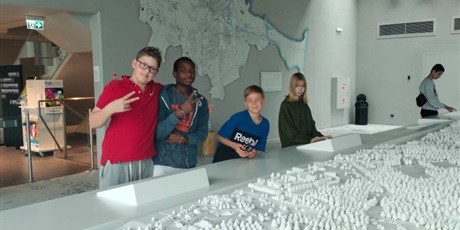 Powiększ grafikę: Klasa 6b na wycieczce