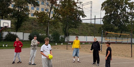Powiększ grafikę: Klasa 7a na wycieczce.